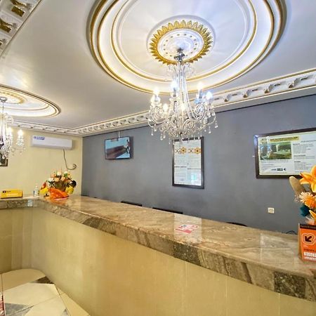 Fini Hotel Bobende Limbe Exterior foto