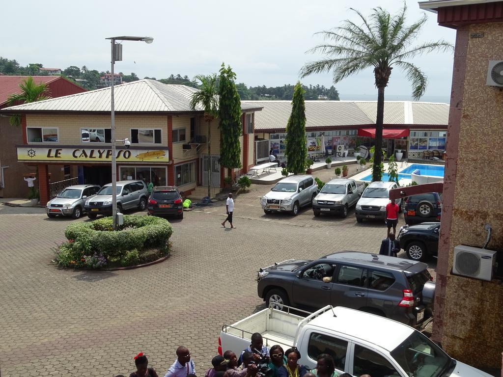 Fini Hotel Bobende Limbe Exterior foto